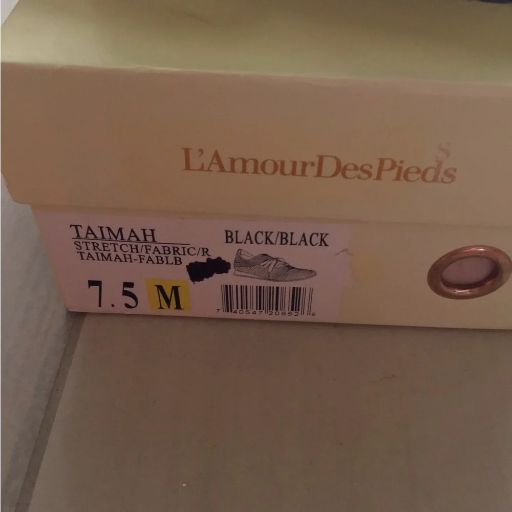 L’Amour des Pieds walking sneakers! - Picture 2 of 9